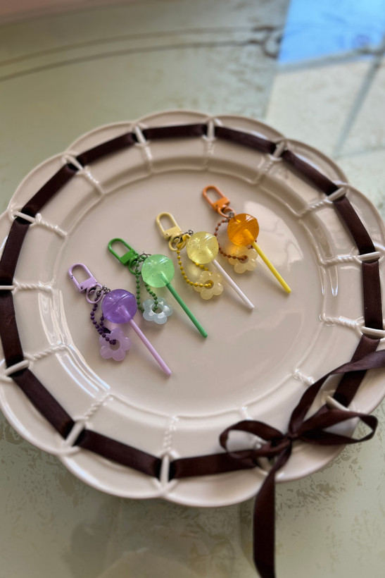آبنبات چارم شبتابی 🍭
